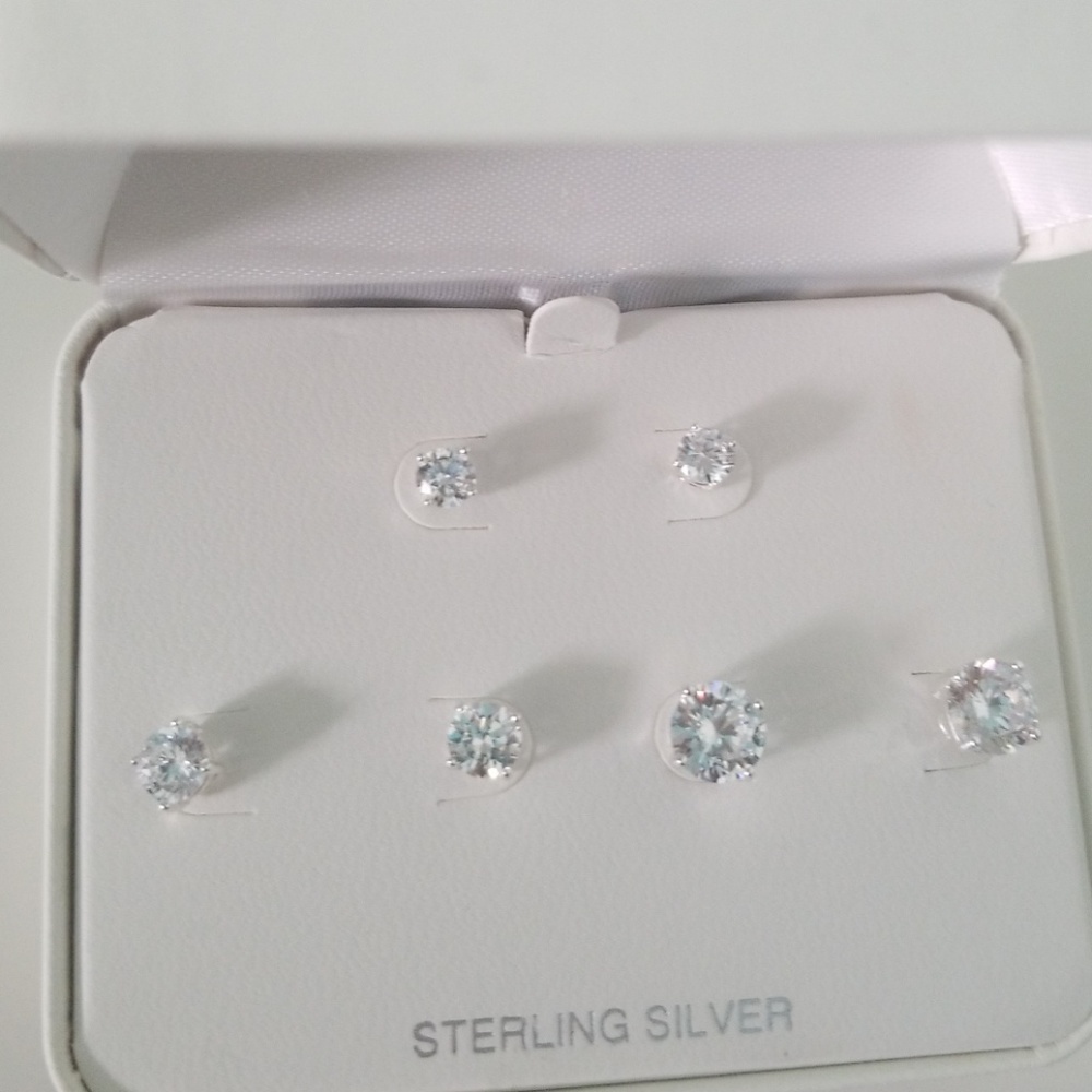 Womens sterling earrings brand new!